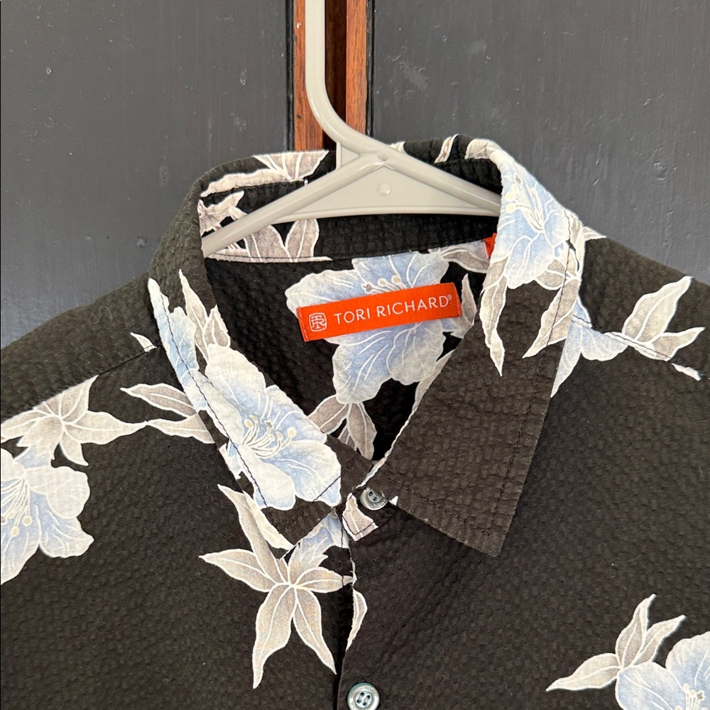 Tori Richard Black Button-Up with Pale Blue and White Floral Print